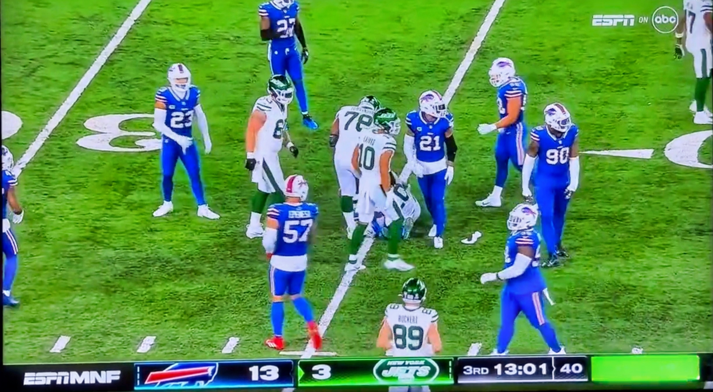 NFL Fans Pissed Off At ESPN Over Confusing Graphic On MNF