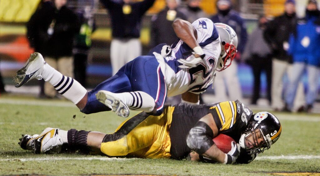 Eugene Wilson tackling Jerome Bettis in end zone.