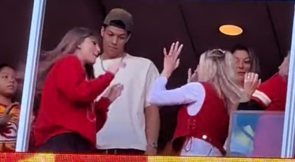 Jackson Brittany mahomes and Taylor Swift in suite