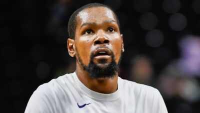 Kevin Durant in nike shirt