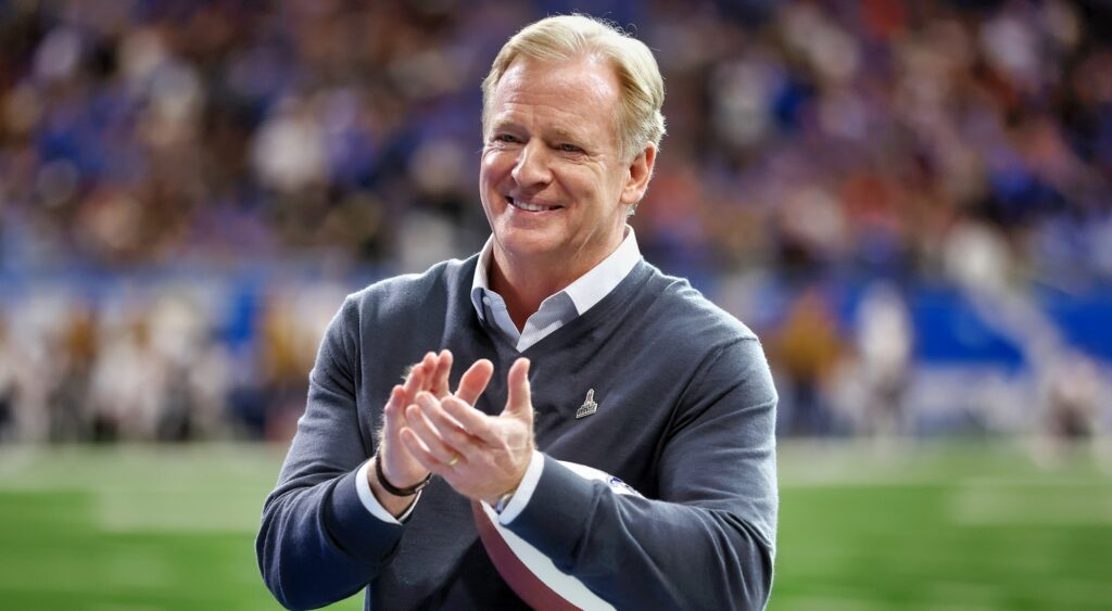 Roger Goodell clapping