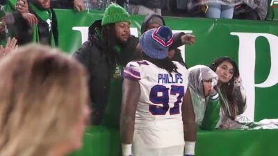 Bills player confronting Eagles player