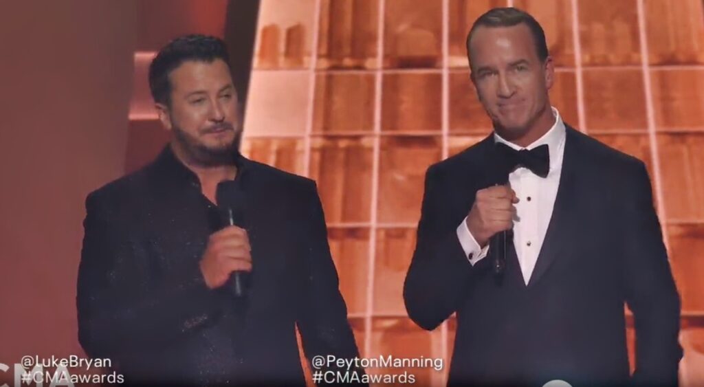Peyton Manning and Luke Bryan hosting award show