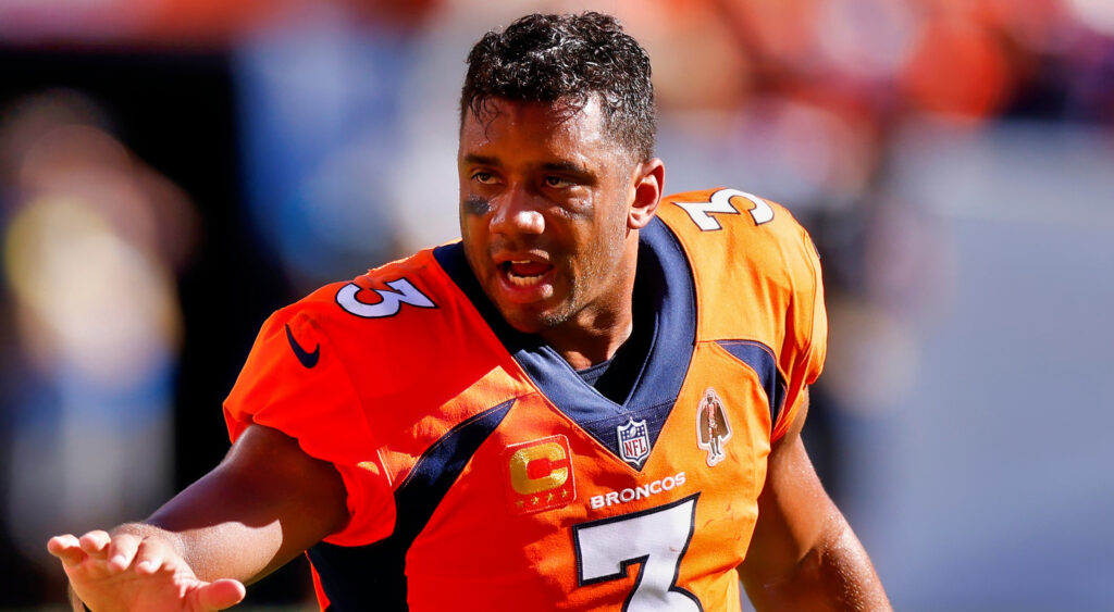 Russell Wilson in Broncos jersey