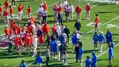 clemson and kentucky players and coaches