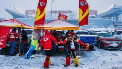 Chiefs fans in the snow