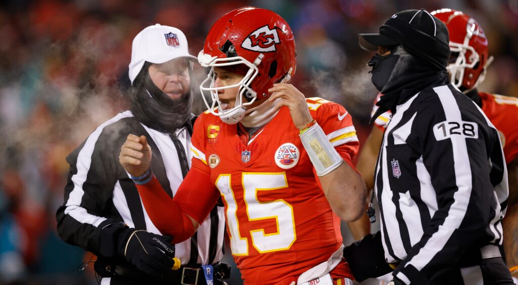 Patrick Mahomes helmet shattered while standing with refs