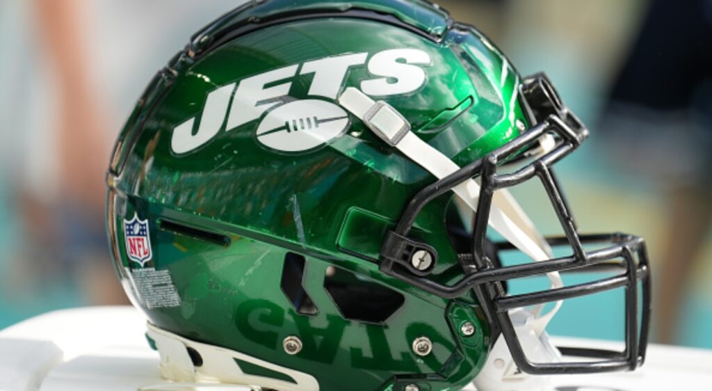 Jets helmet on the bench.