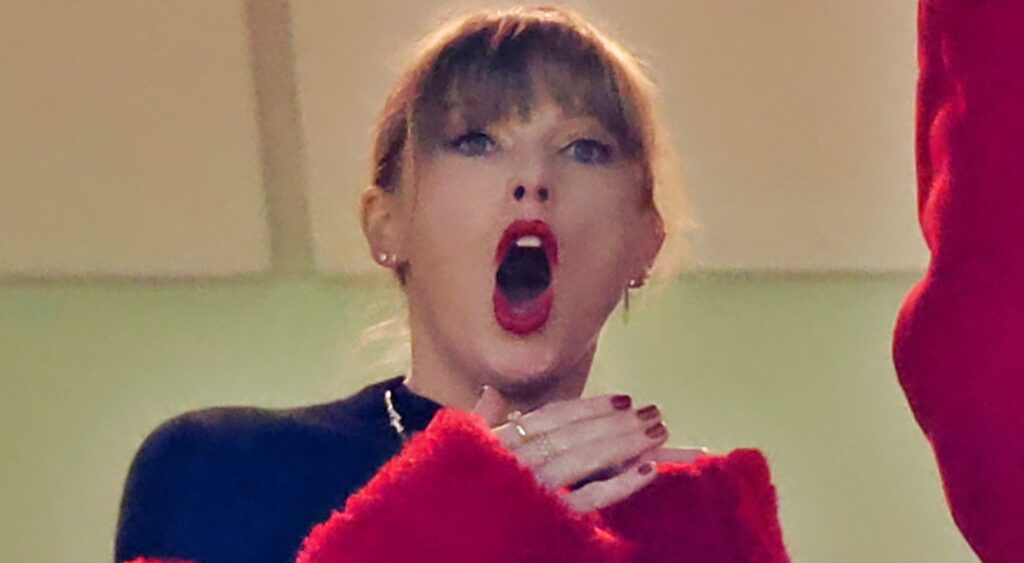 Taylor Swift mouth open