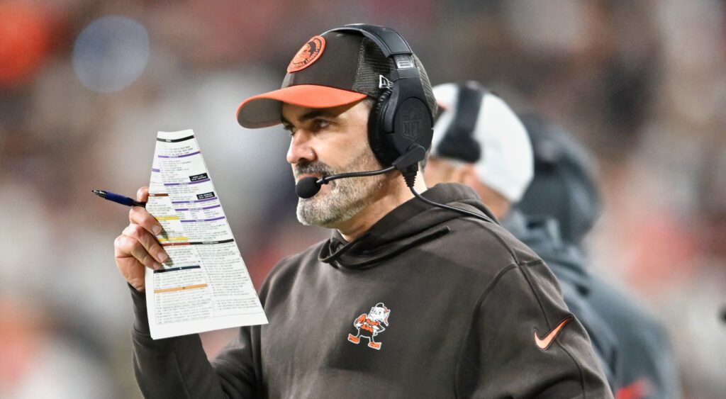 Cleveland Browns head coach Kevin Stefanski calling a play.