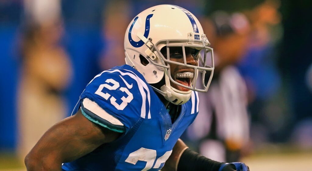 Vontae Davis on the field during a play.