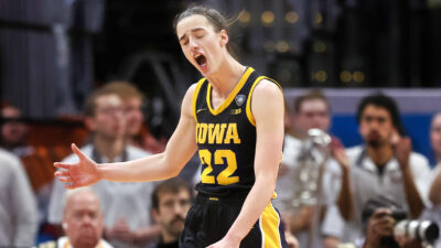 Caitlin Clark reacting during national title game