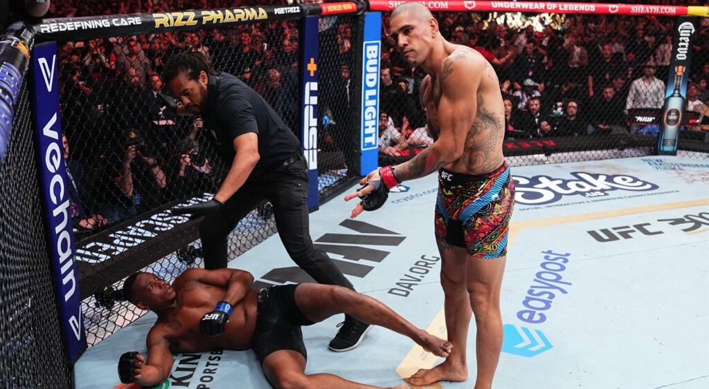 Alex Pereira Knocking Out Jamahal Hill at UFC 300 (Image Credit UFC)