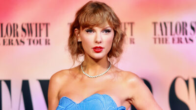 Taylor Swift in baby blue dress