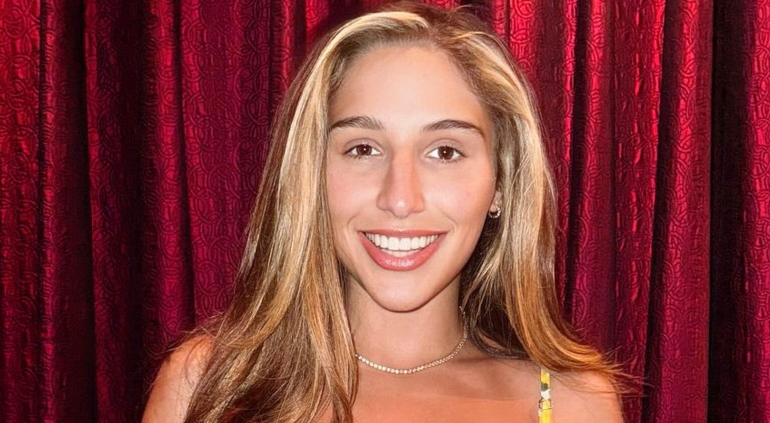 photos-adult-film-legend-abella-danger-brought-the-entire-internet-to