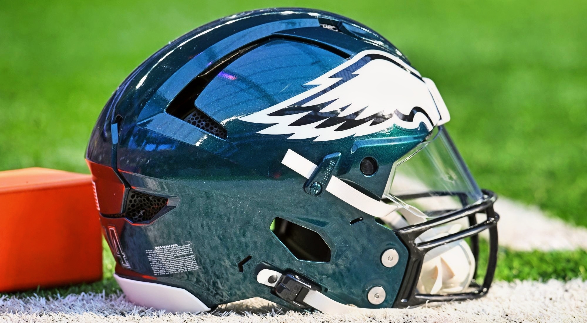 Young Eagles Fans Are Swarming 49ers Fans & Attacking Them Outside