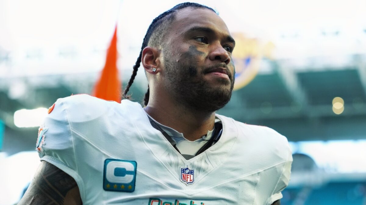 Ex–Super Bowl Champion Explains Why the Dolphins Benched Tua Tagovailoa