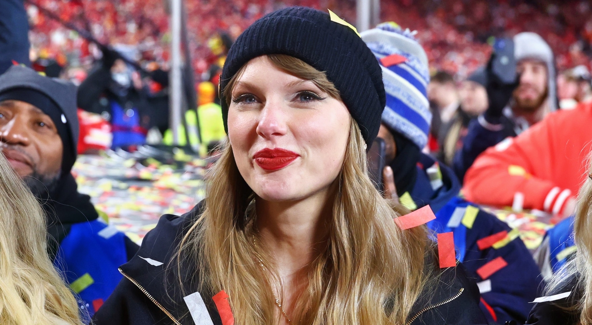 Kansas City Chiefs Stadium Employee Spills The Beans On Taylor Swift Behind-The-Scenes Story From Christmas Day Game [PHOTOS]