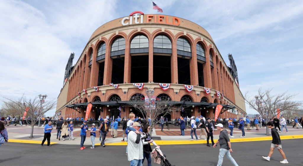 Fans Get To See The Mets For Less Than A Taco Bell Crunchwrap As Ticket Price Plummets