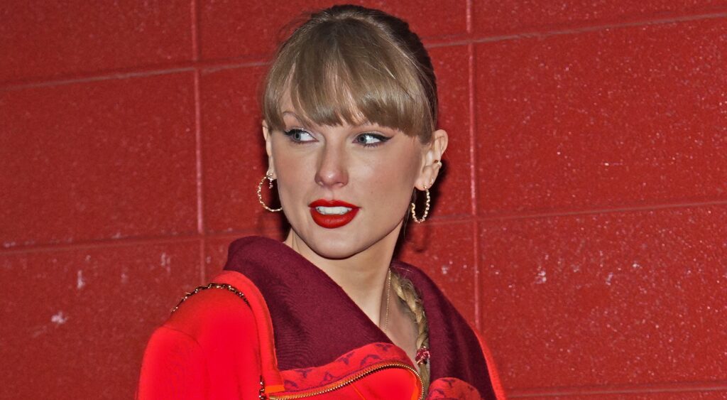 Taylor Swift smiling
