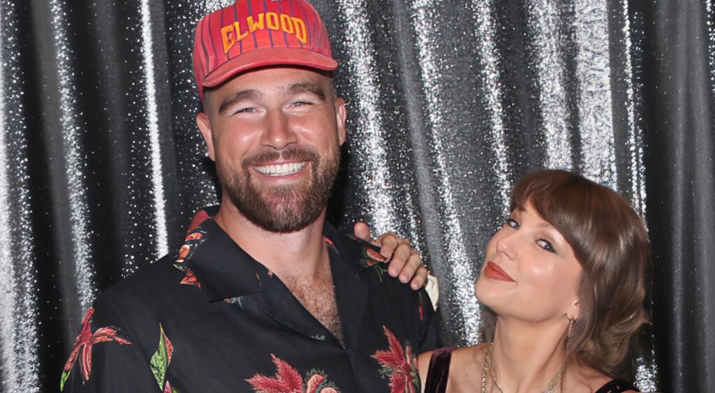 Travis Kelce and Taylor Swift smiling