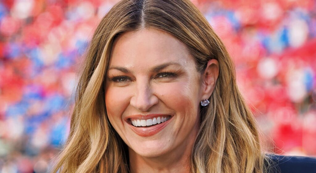 Fox Sports reporter Erin Andrews smiling.