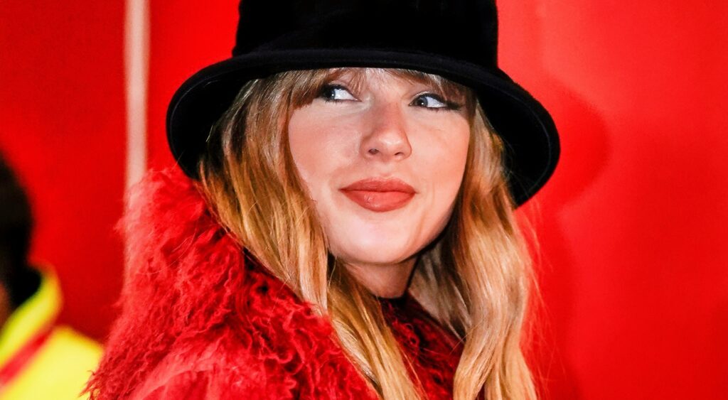 Taylor Swift smiling.