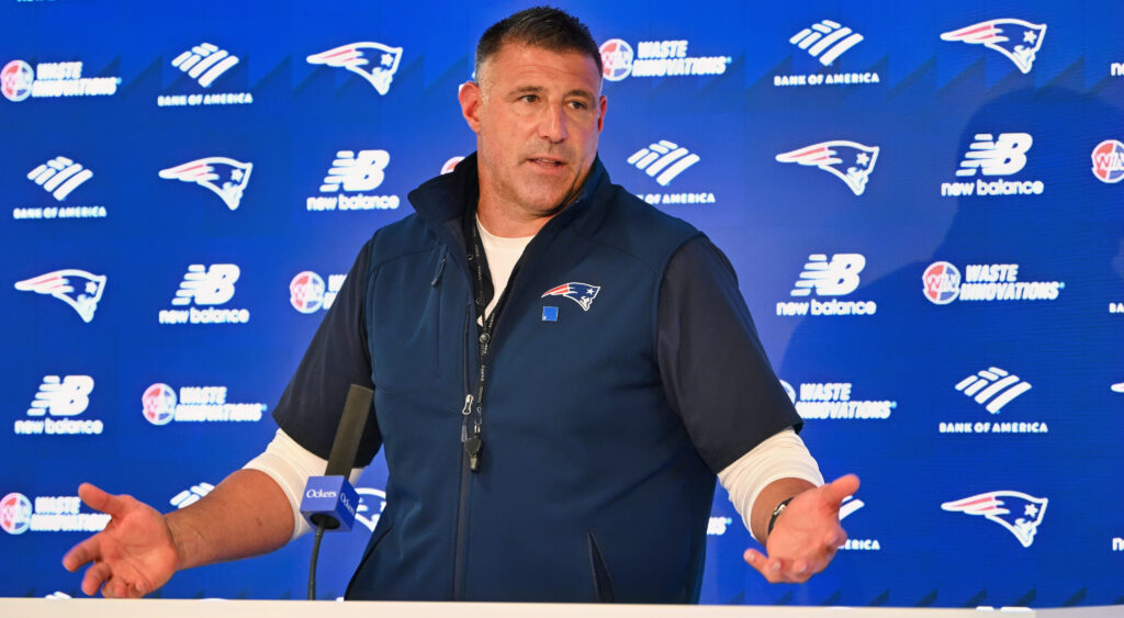 Mike Vrabel at a press conference.