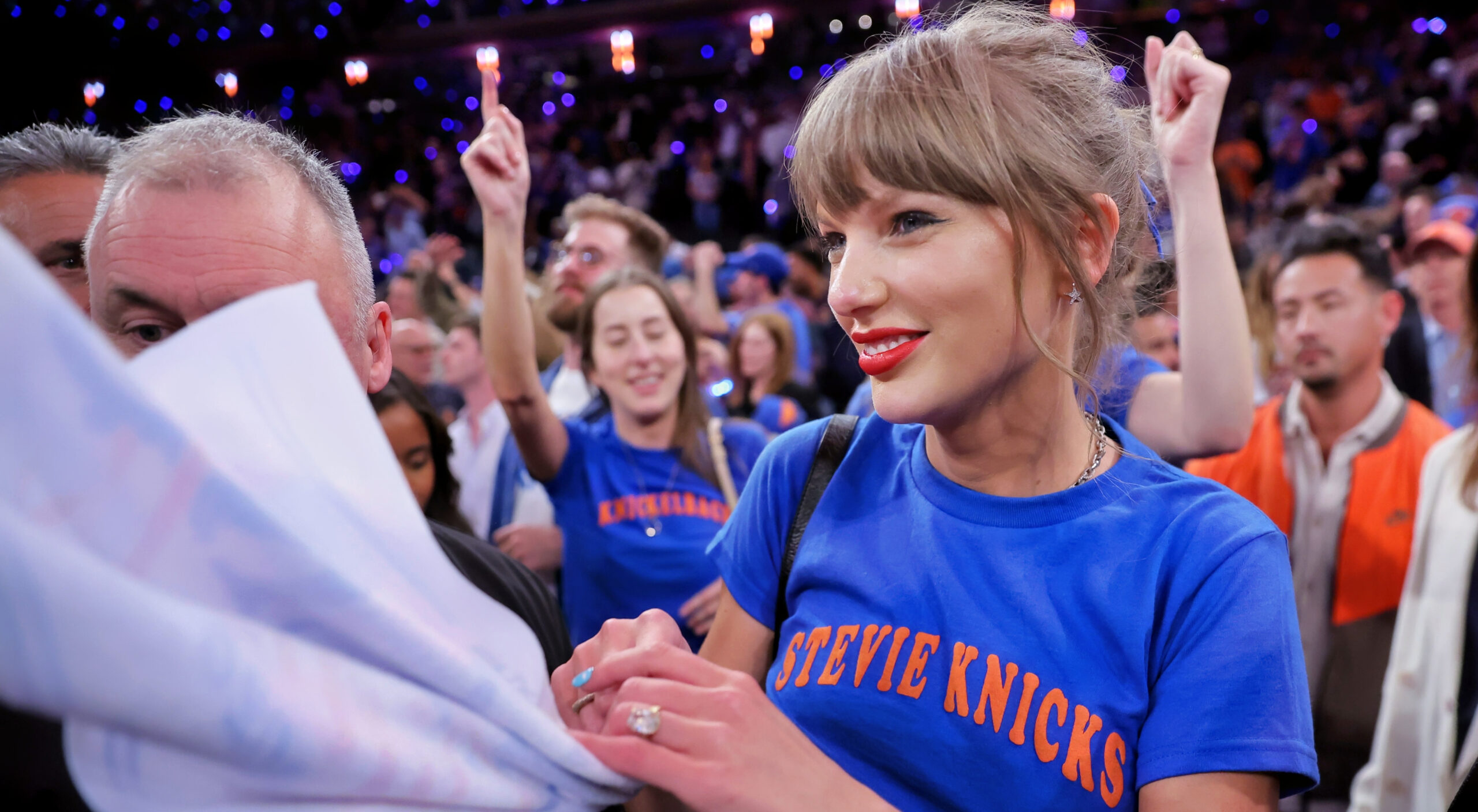 Taylor Swift S First Bodyguard Was 305 Pound NFL Lineman Taylor Swift 2 3 Scaled