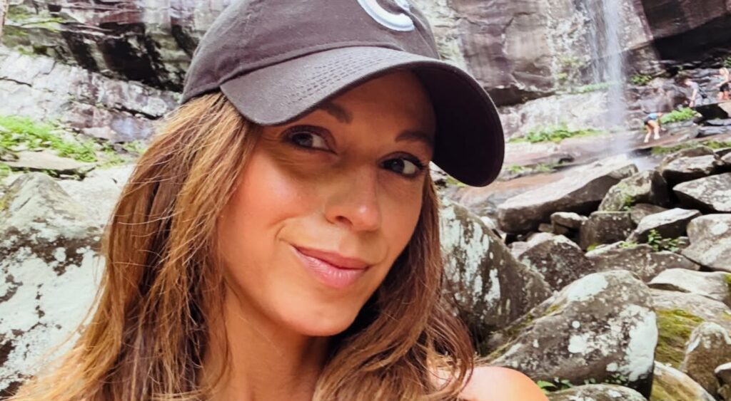 USA Weather Girl Causes Major Stir With Bold World Cup Outfit [VIDEO]